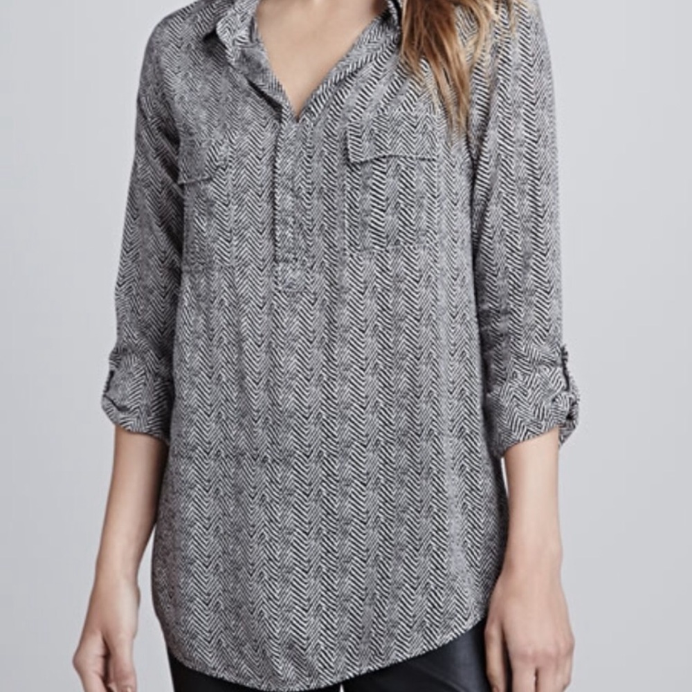 Splendid black and white chevron printed blouse